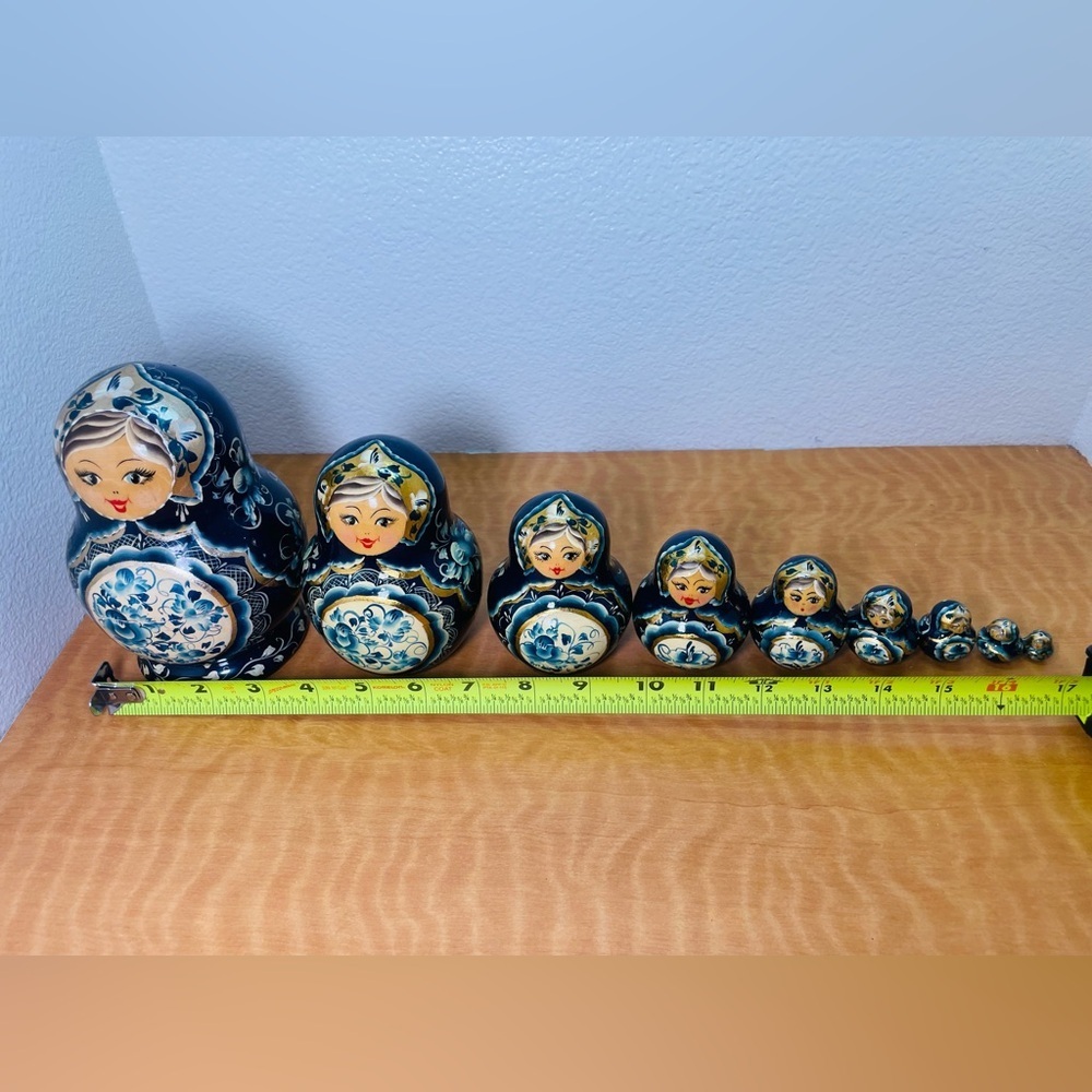 Set of Blue and White Matryoshka Dolls - Picture 13 of 13